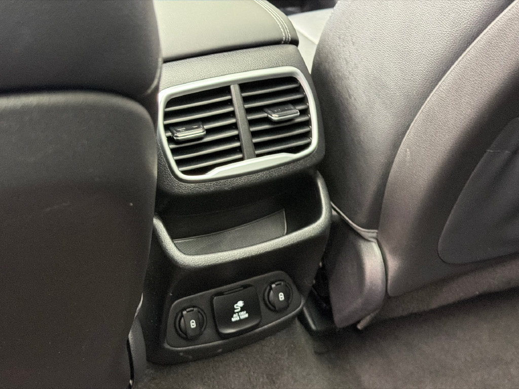 Used 2020 Hyundai Santa Fe Limited AWD/4WD image 20