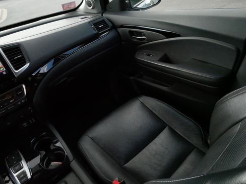 Used 2016 Honda Pilot Elite image 11