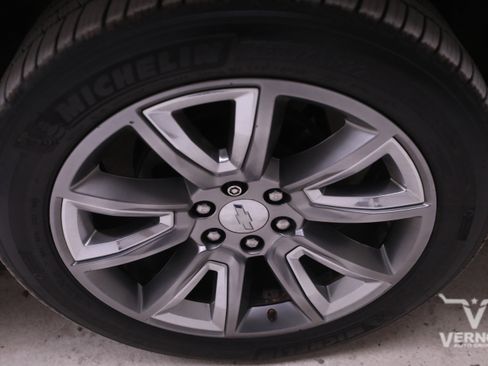 Used 2016 Chevrolet Suburban LTZ image 35