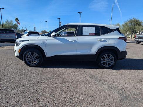 Certified 2023 Kia Seltos LX image 5