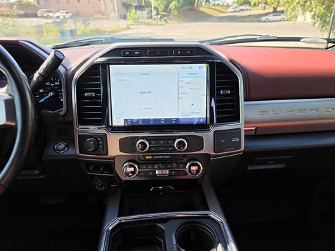 Used 2022 Ford F250 Platinum image 13