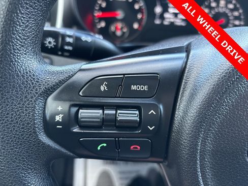 Used 2017 Kia Sorento LX image 12