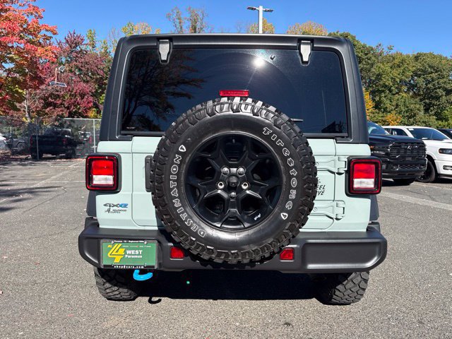 Used 2023 Jeep Wrangler Unlimited w/ Cold Weather Group AWD/4WD image 19