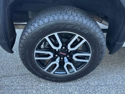 Used 2024 GMC Sierra 1500 AT4 w/ Technology Package image 34