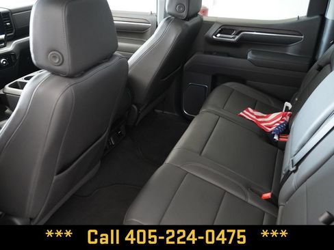 Used 2025 GMC Sierra 1500 SLT AWD/4WD image 31