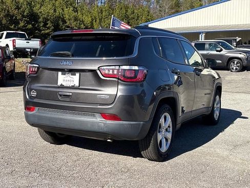 Used 2019 Jeep Compass Latitude image 4