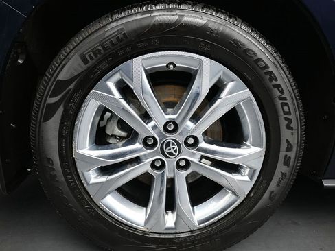 Used 2021 Toyota Sienna Platinum image 10