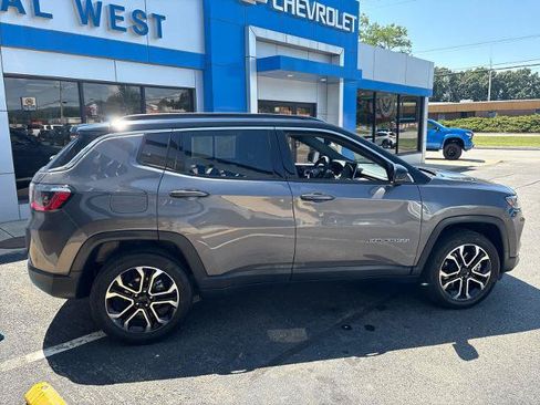 Used 2023 Jeep Compass Limited AWD/4WD image 4