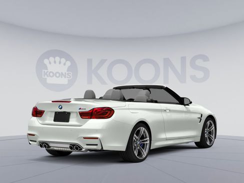 Used 2018 BMW M4 Convertible RWD image 2