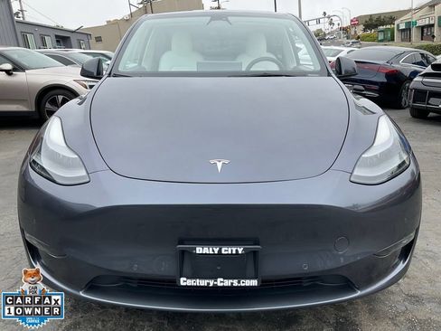 Used 2022 Tesla Model Y Long Range AWD/4WD image 2