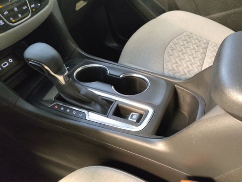 Used 2024 Chevrolet Equinox LT FWD image 26