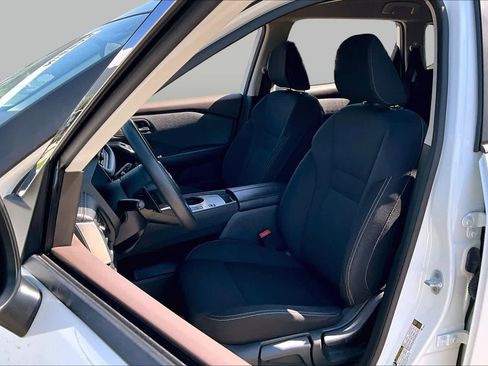 Certified 2023 Nissan Rogue S FWD image 8