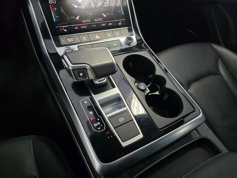Used 2025 Audi Q7 3.0T Premium Plus image 34