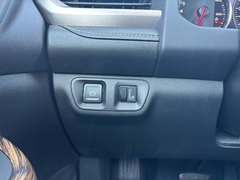 Used 2019 GMC Acadia Denali w/ Technology Package image 33