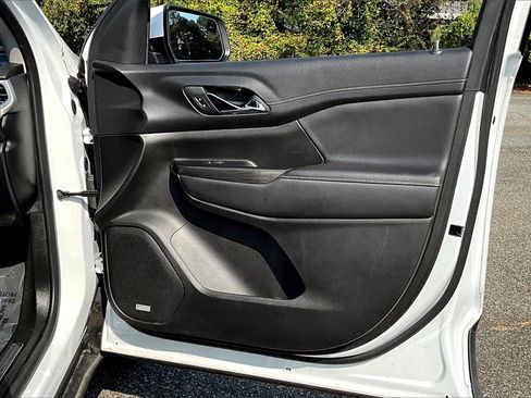 Certified 2023 GMC Acadia SLT image 25