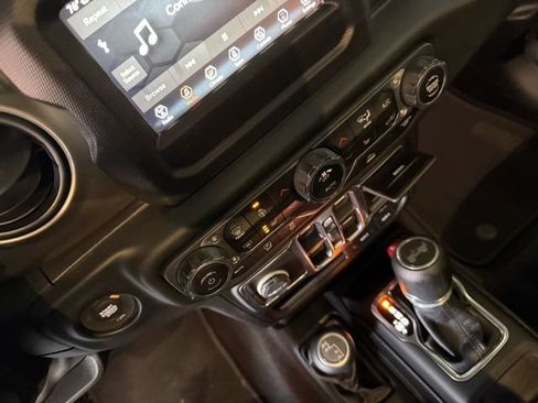 Used 2021 Jeep Wrangler Unlimited Sport image 26