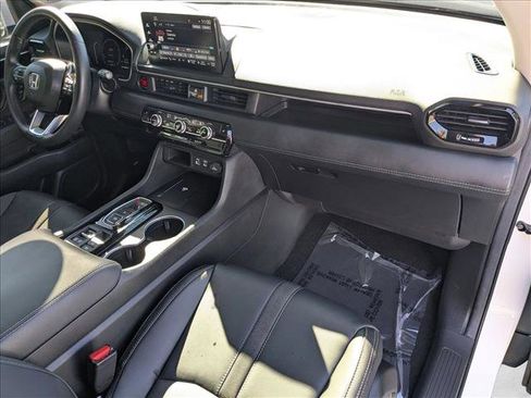 Used 2025 Honda Pilot Touring image 20