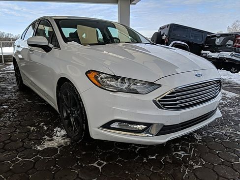Used 2018 Ford Fusion SE w/ Equipment Group 201A image 3