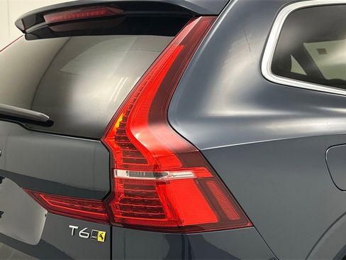 Used 2020 Volvo XC60 T6 Momentum image 24