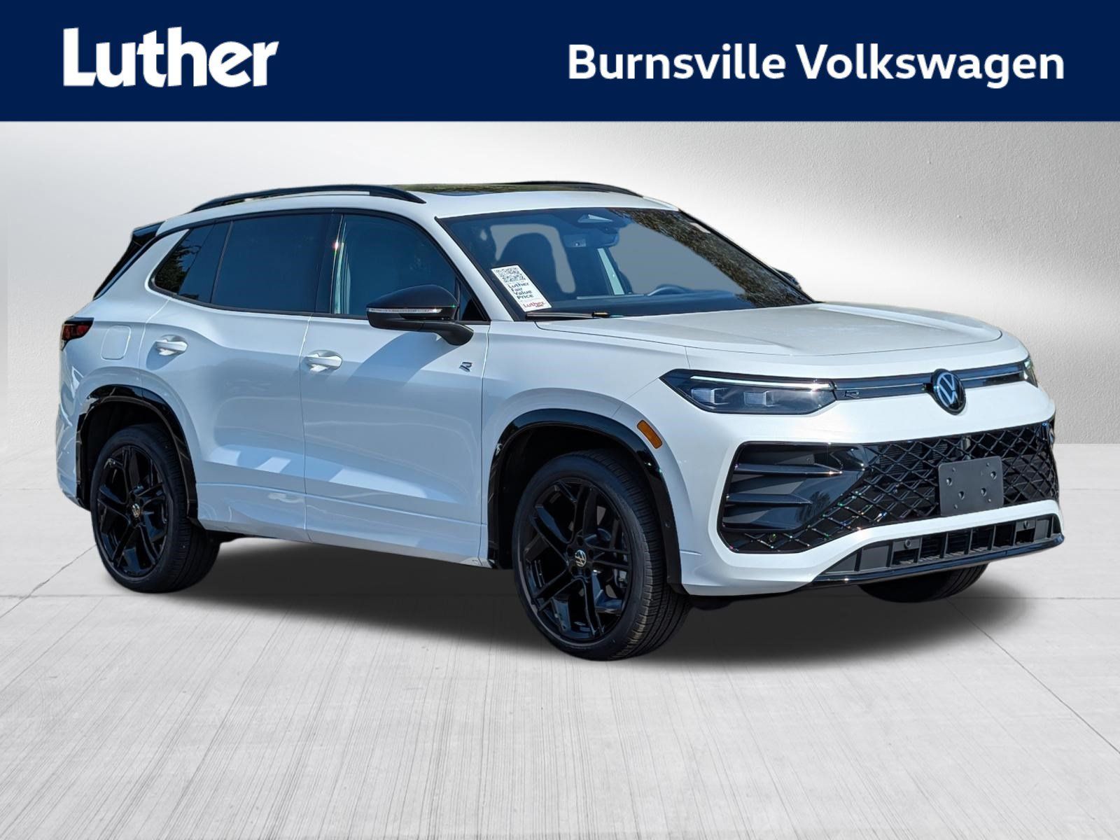 Certified 2026 Volkswagen Tiguan SE R-Line AWD/4WD image 1