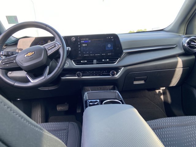 Used 2026 Chevrolet Equinox LT AWD/4WD image 17