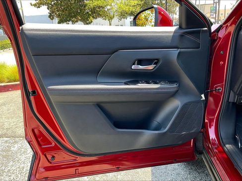 Used 2025 Nissan Kicks SR FWD image 21