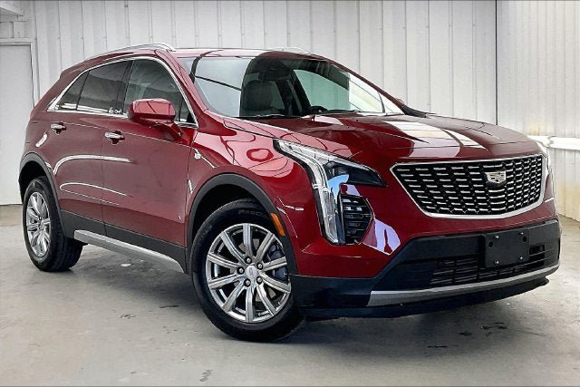 Used 2020 Cadillac XT4 Premium Luxury w/ Cold Weather Package AWD/4WD image 34