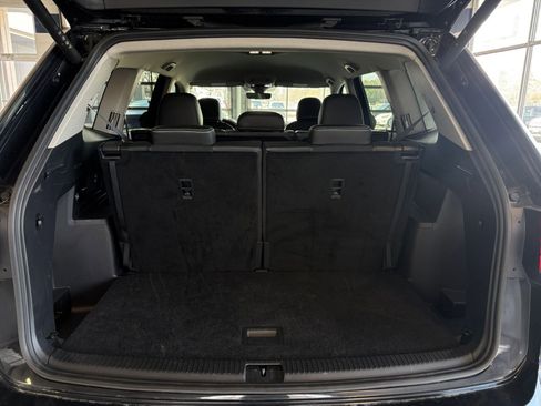 Used 2025 Volkswagen Atlas SE image 39