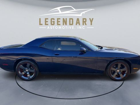 Used 2013 Dodge Challenger SXT image 3