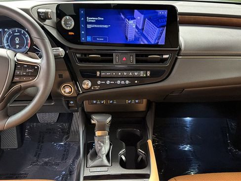 Certified 2023 Lexus ES 350 w/ Premium Package image 16