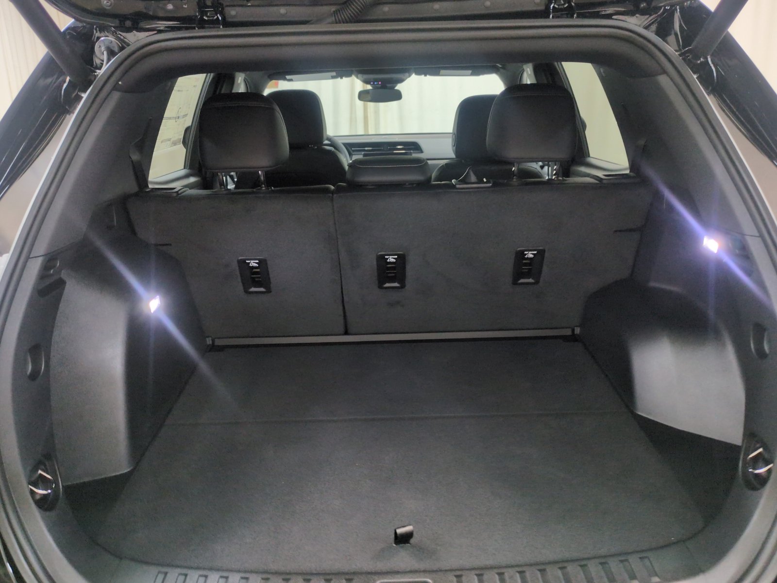 New 2027 GMC Terrain Elevation w/ Elevation Premium Package AWD/4WD image 7