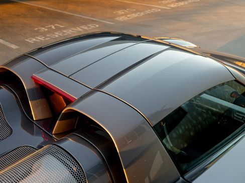 Used 2004 Porsche Carrera GT RWD image 37