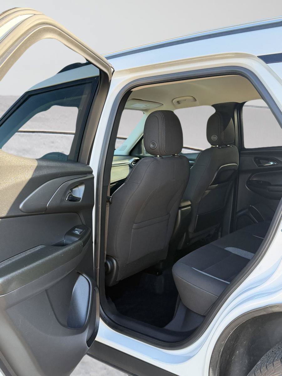 Used 2025 Chevrolet TrailBlazer LT AWD/4WD image 11