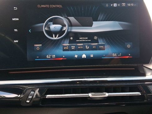 Used 2025 BMW X2 xDrive28i image 17