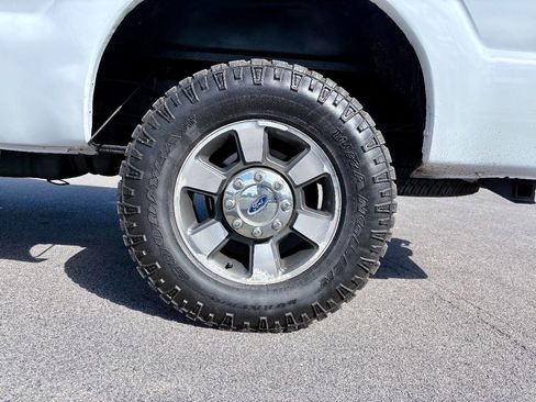 Used 2011 Ford F250 Lariat w/ Chrome Pkg image 36