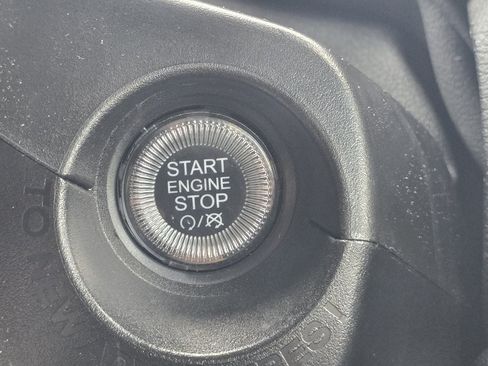 Used 2023 Jeep Renegade Latitude w/ Premium Group AWD/4WD image 29