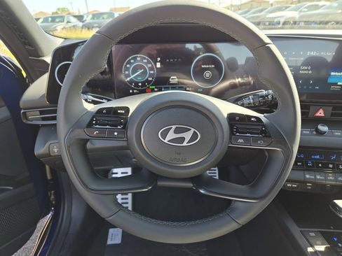 New 2025 Hyundai Elantra SEL image 22