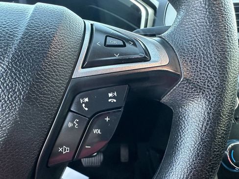 Used 2017 Ford Fusion SE image 23