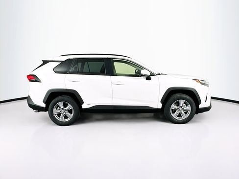 Used 2025 Toyota RAV4 XLE w/ Convenience Package image 10