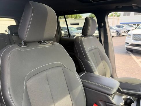 Used 2025 Jeep Grand Cherokee Laredo X w/ Luxury Tech Group I AWD/4WD image 34