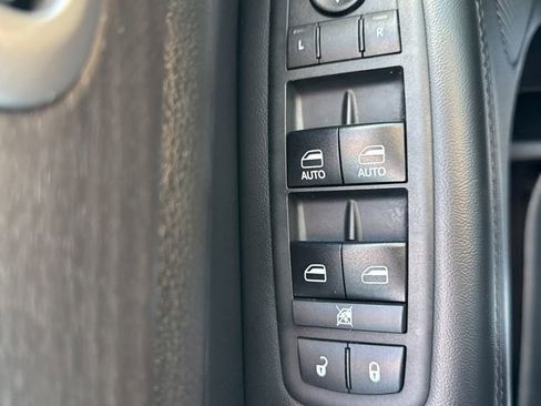 Used 2018 Jeep Grand Cherokee Altitude image 20