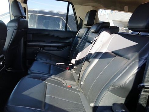 Used 2024 Ford Expedition Max XLT image 11