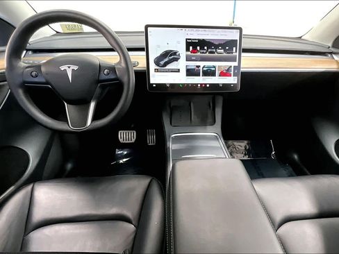Used 2023 Tesla Model Y Performance image 18