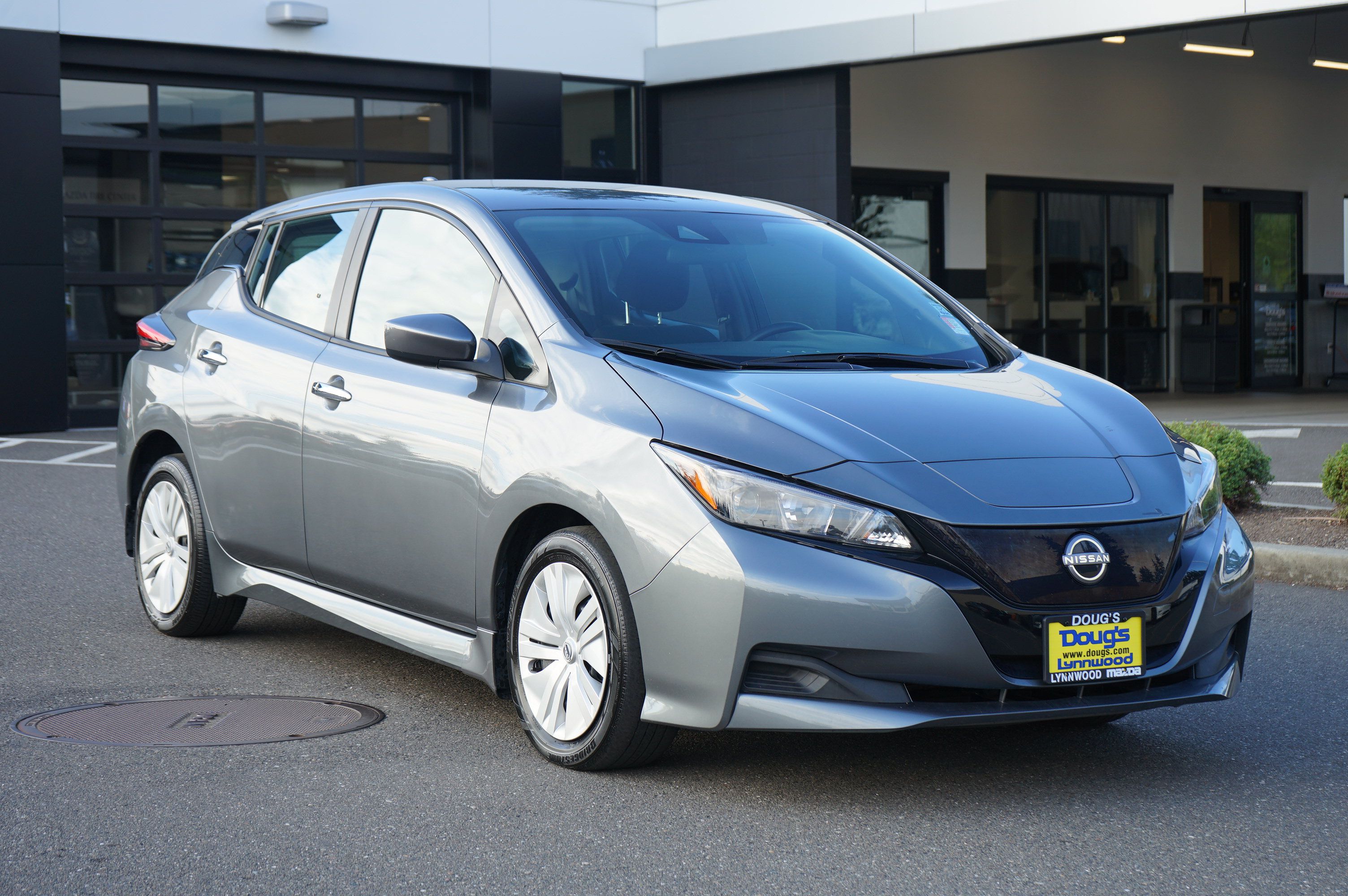 Used 2025 Nissan Leaf S FWD image 1
