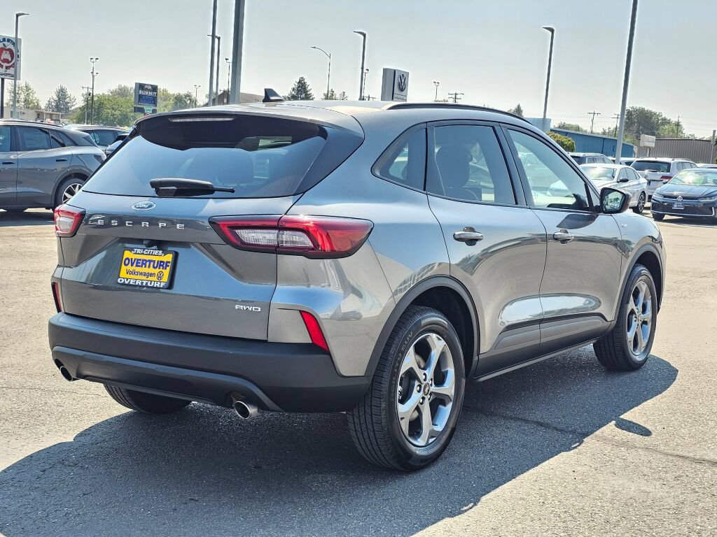 Used 2025 Ford Escape ST-Line Select AWD/4WD image 6