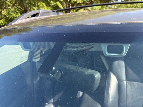 Used 2022 Subaru Outback Limited w/ Popular Package #2 image 2