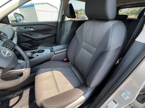 Used 2025 Nissan Rogue SV FWD image 38