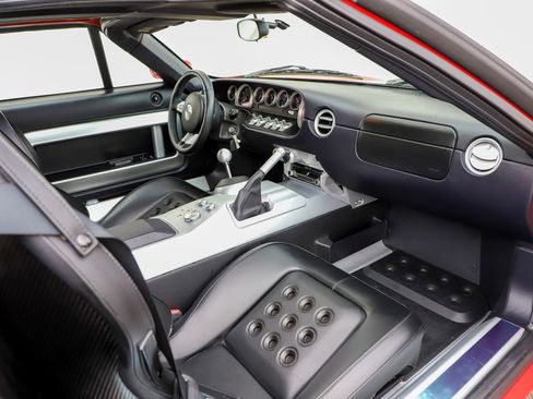 Used 2006 Ford GT RWD image 8