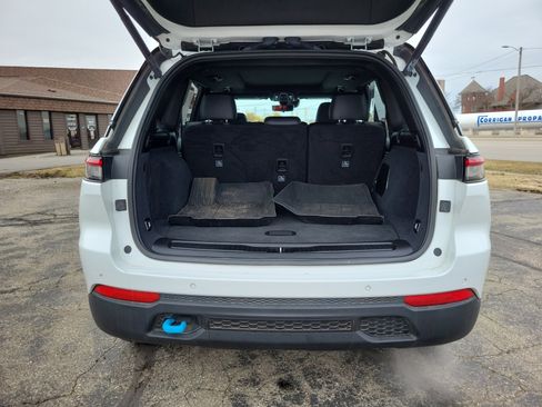 Used 2023 Jeep Grand Cherokee Trailhawk w/ Advanced Protech Group II AWD/4WD image 20