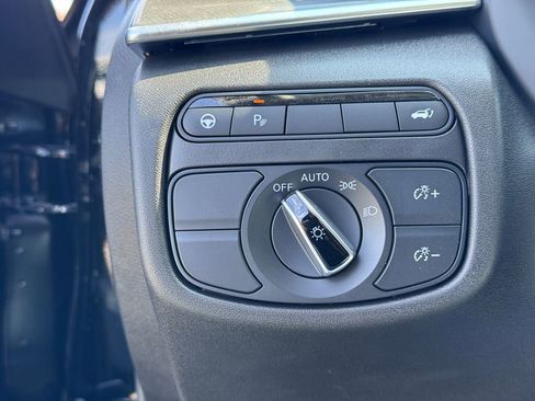 New 2025 INFINITI QX50 Luxe image 13